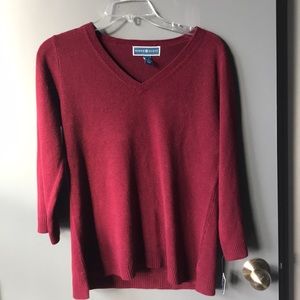 3/4 length sleeve maroon sweater